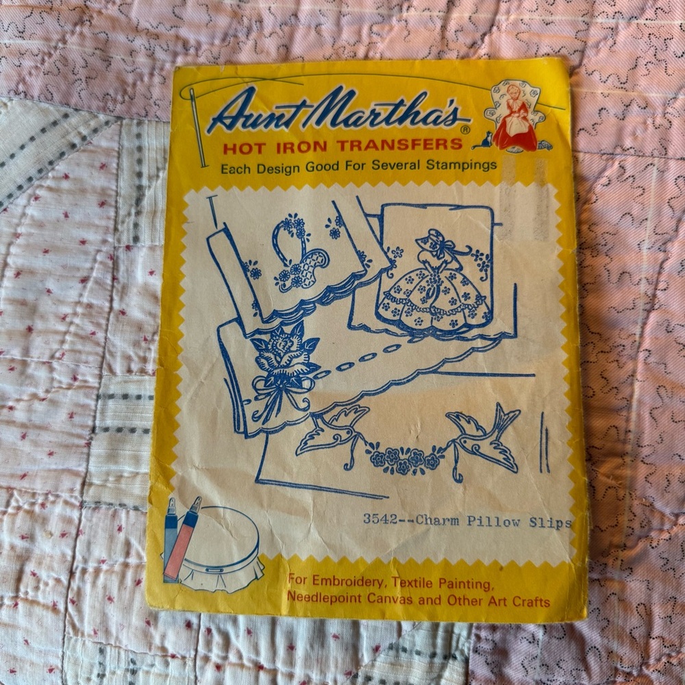 Aunt Martha's Hot Iron Transfers - Blue on Yellow Vintage Transfer Pack